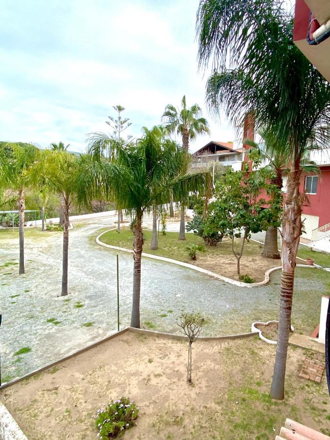Residence Hotel Felix Ricadi Exterior photo