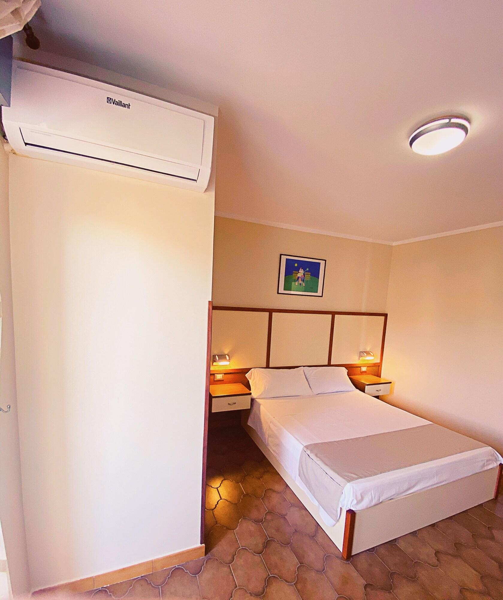 Residence Hotel Felix Ricadi Exterior photo