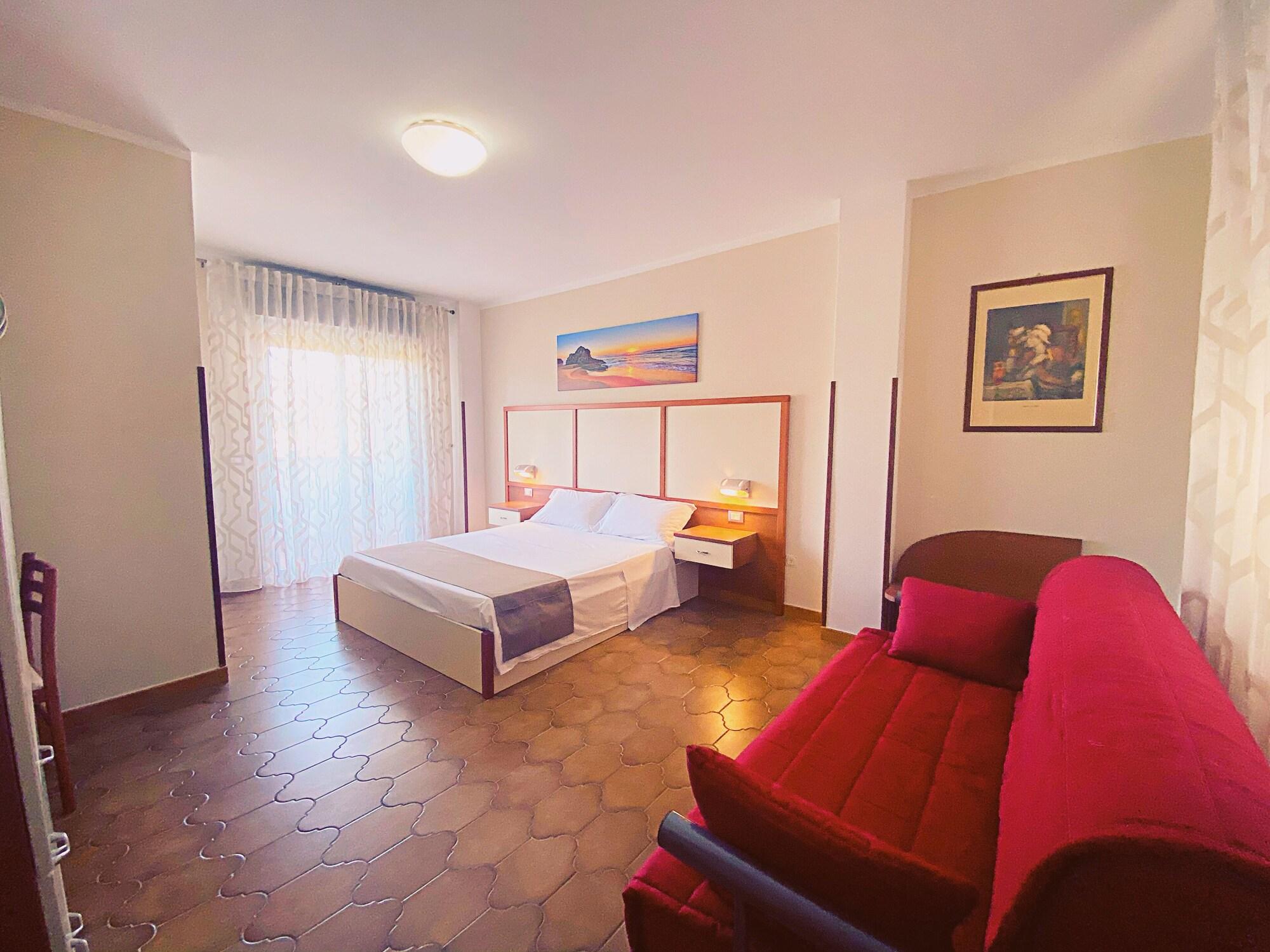 Residence Hotel Felix Ricadi Exterior photo