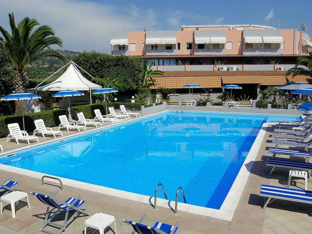 Residence Hotel Felix Ricadi Room photo
